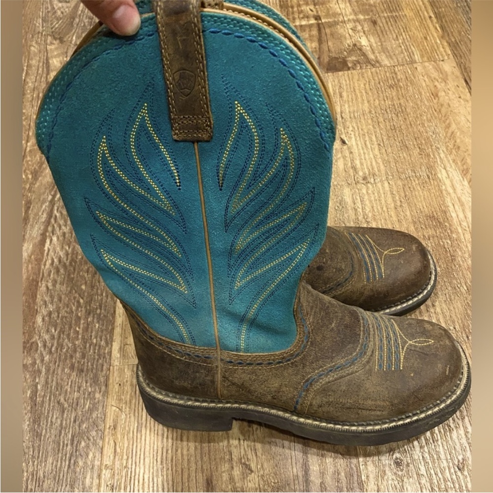 EUC Womens Ariat boots